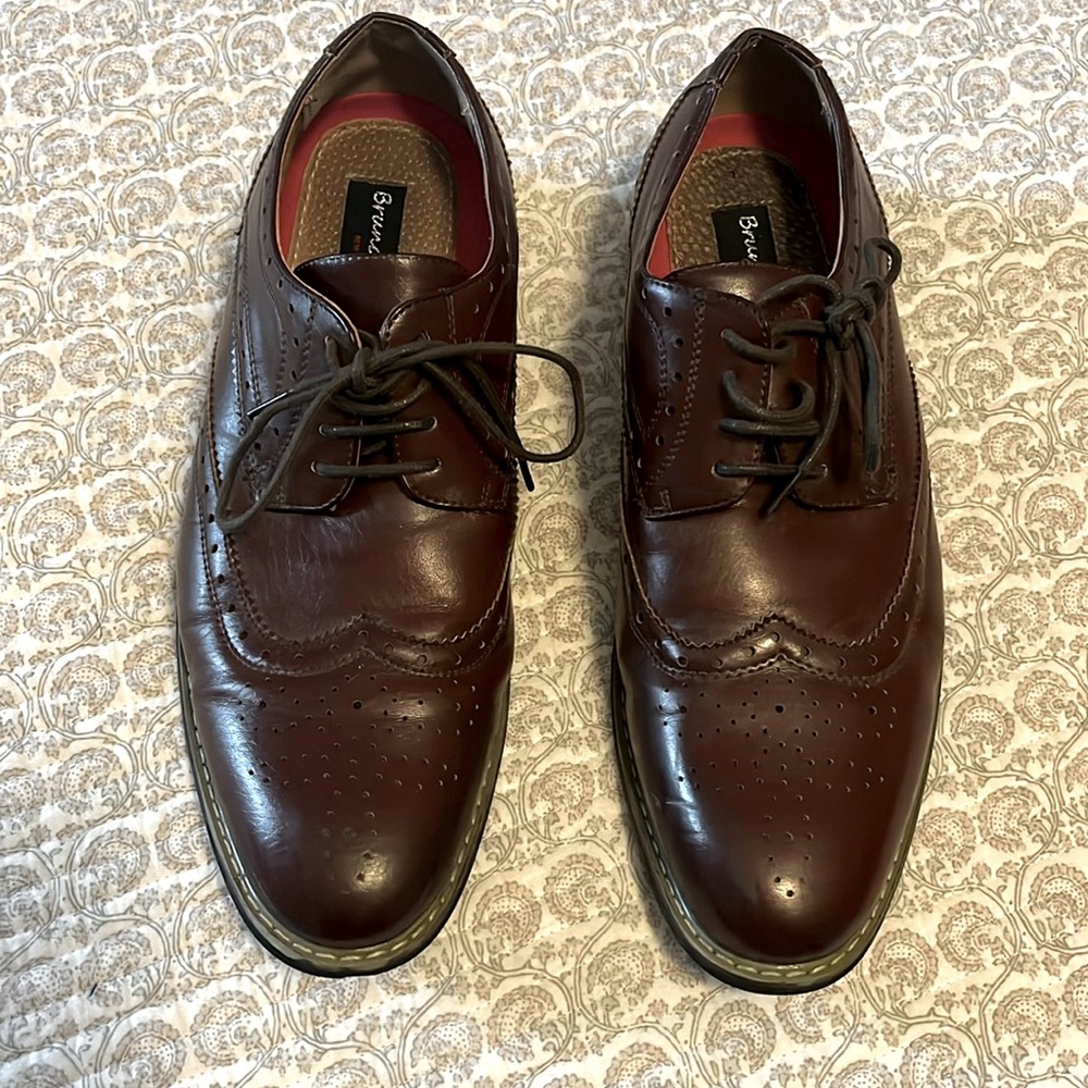Men’s dark brown dress shoes 
Brand: Bruno Marc
Size: 9